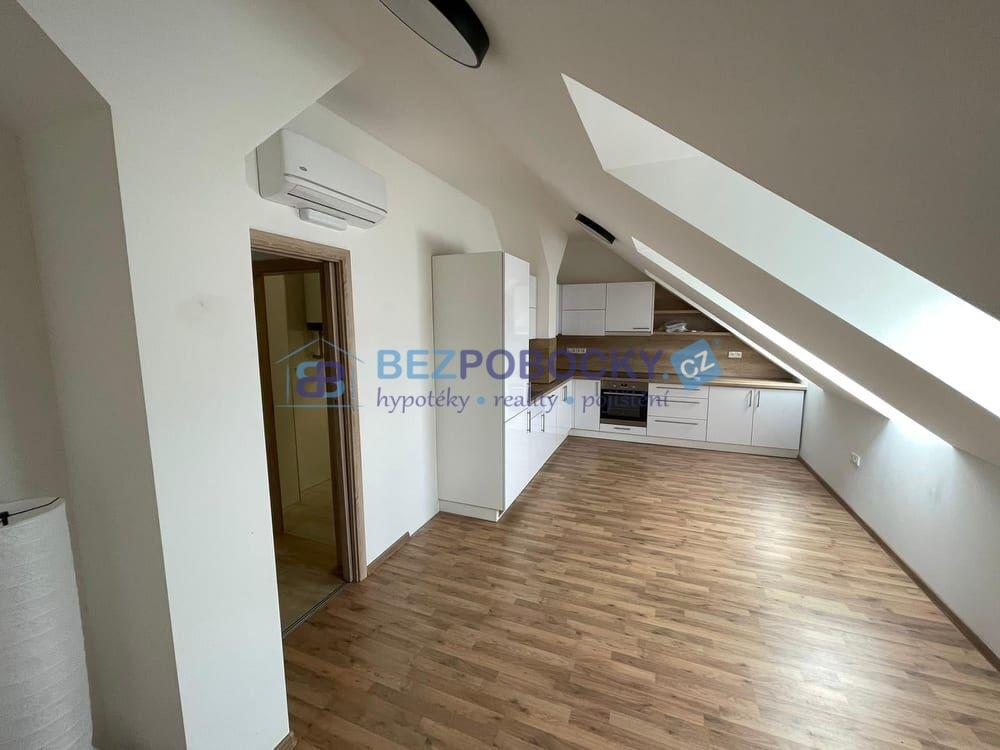 Pronájem bytu 2+kk 54 m2