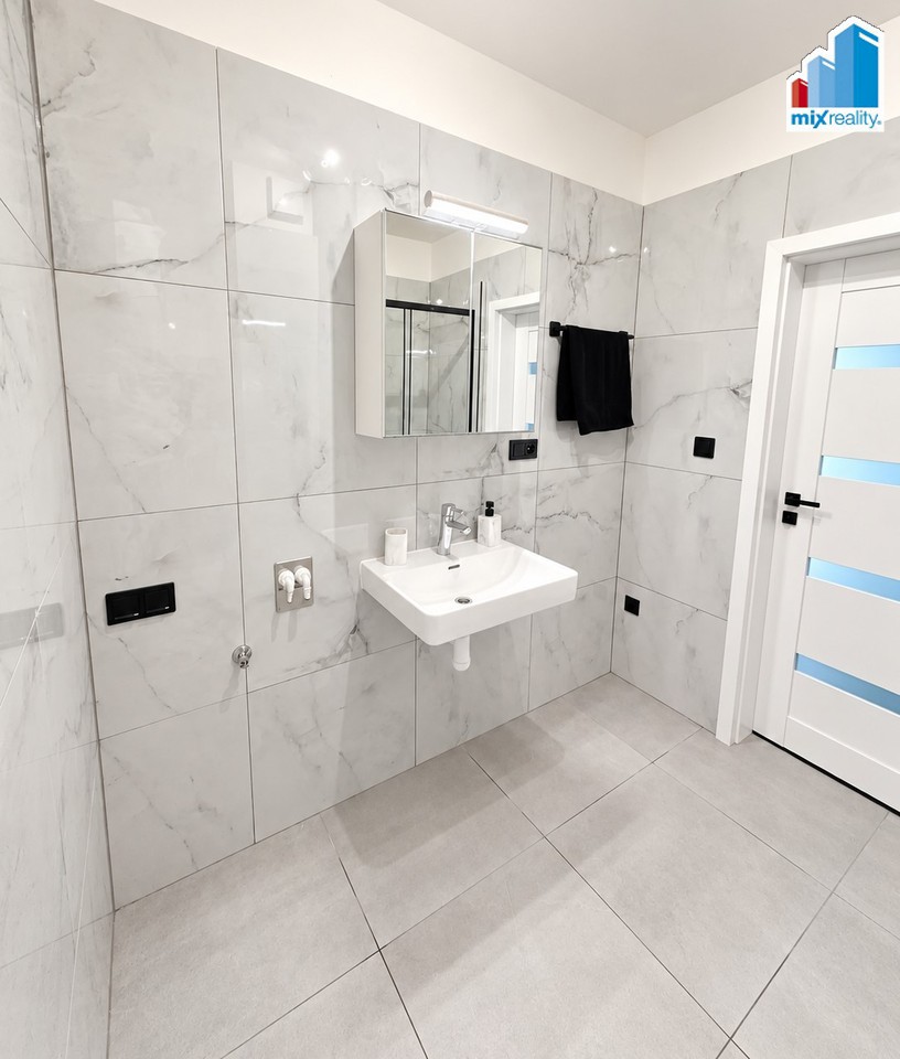 Pronájem bytu 3+1 64 m2, Oselce – náhled fotky 8