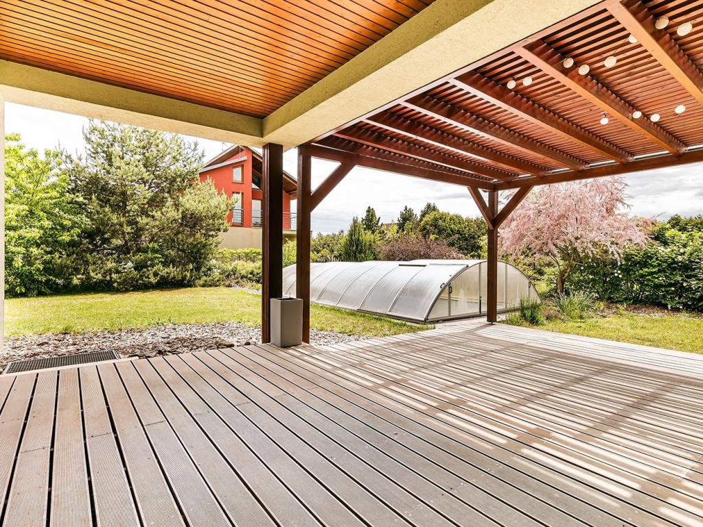 Prodej domu 298 m² – pohled 2