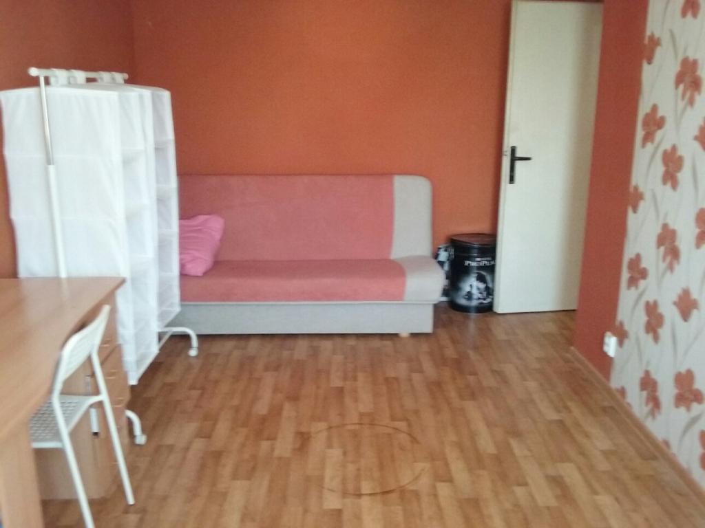 Spolubydleni bytu celý pokoj 65 m2