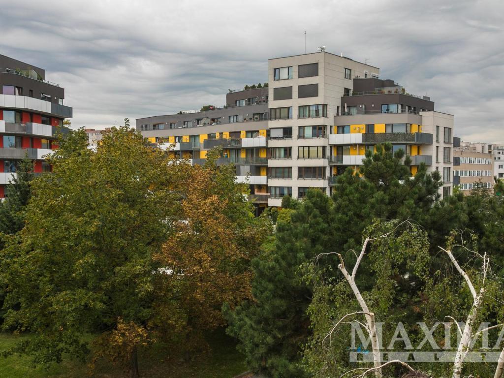 Pronájem bytu 3+kk 75 m2, Praha – náhled fotky 11