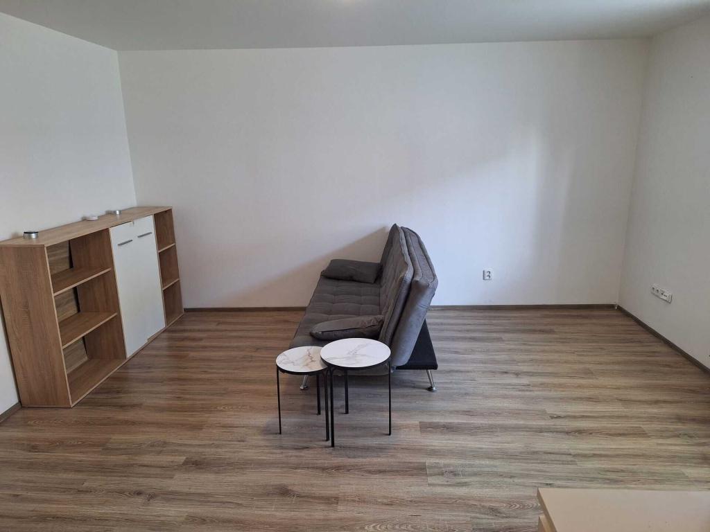 Pronájem bytu 1+kk 34 m2