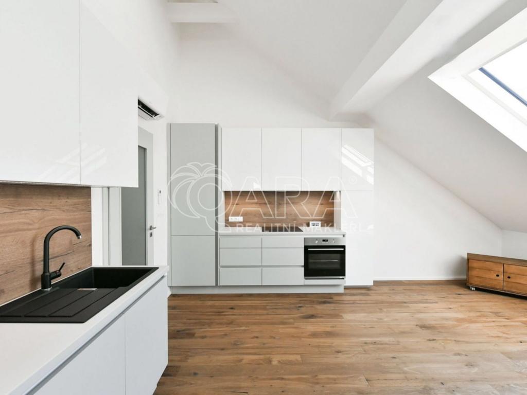 Pronájem bytu 2+kk 50 m2