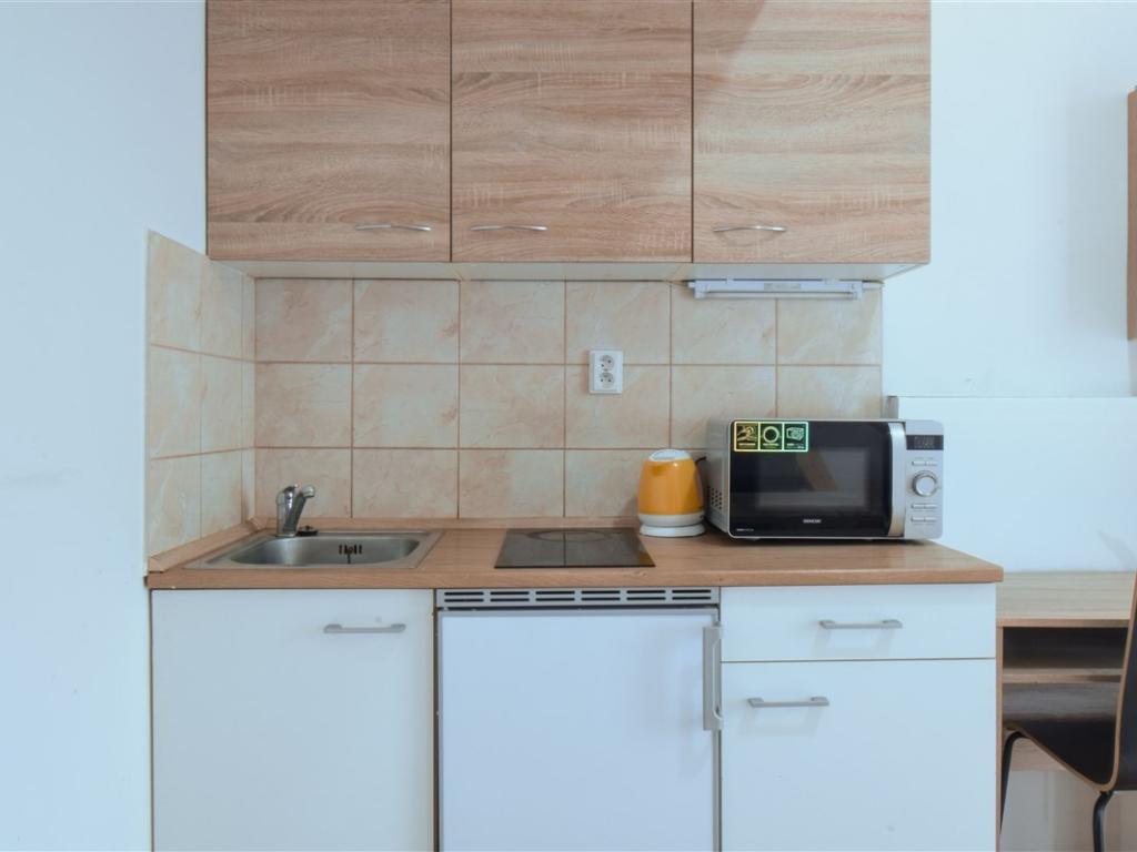 Pronájem bytu 1+kk 20 m² – pohled 3