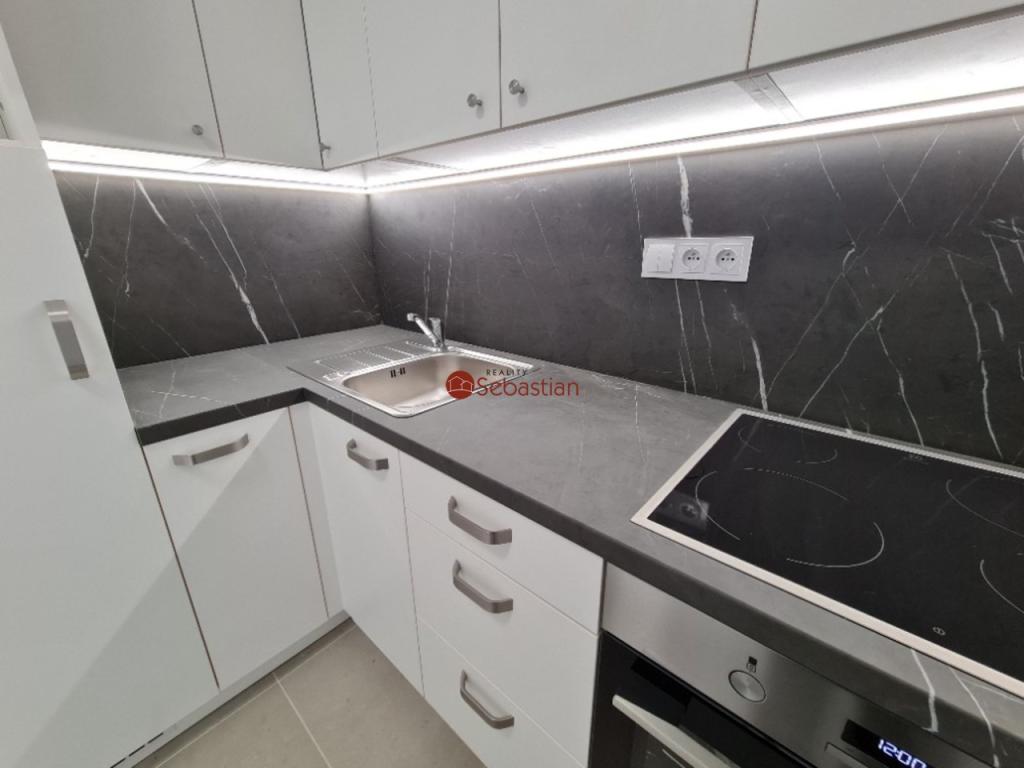 Pronájem 2+1, Teplice - Antonína Sochora, 9900 Kč,