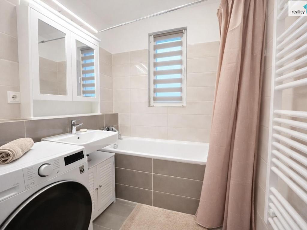 Pronájem bytu 1+kk 38 m2