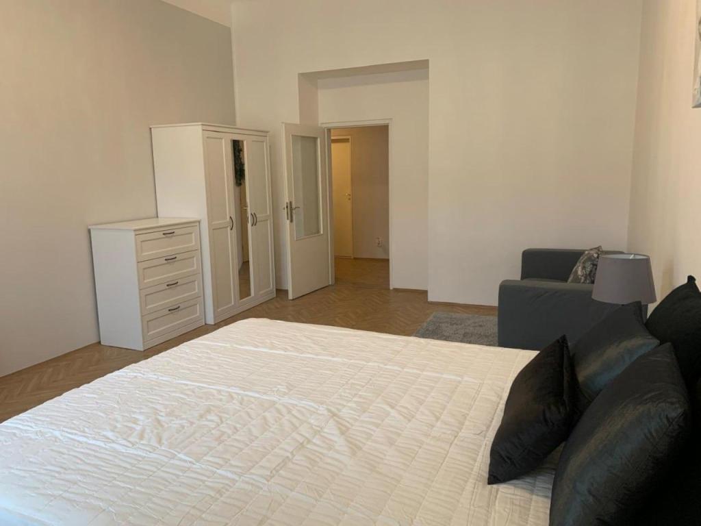 Pronájem bytu 2+1 74 m2