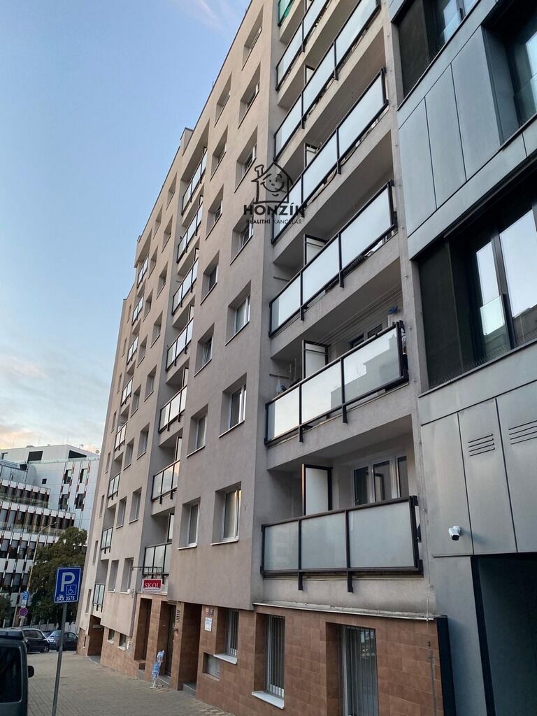 Prodej bytu 1+kk 43 m2, Praha – náhled fotky 16