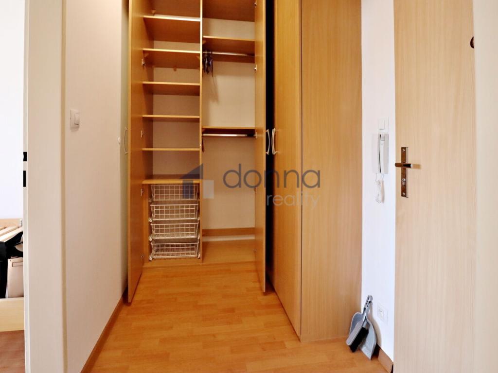 Prodej bytu 1+kk 36 m2, Praha – náhled fotky 7