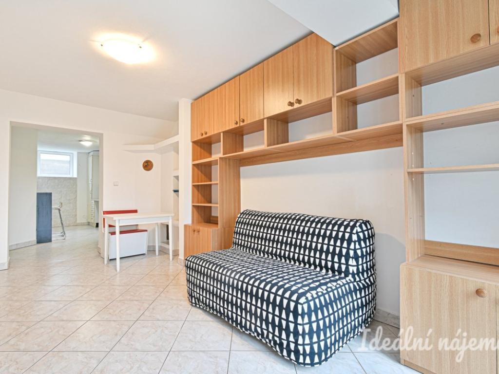 Pronájem bytu 1+1 30 m2