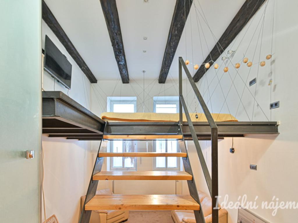 Pronájem bytu 1+1 38 m2