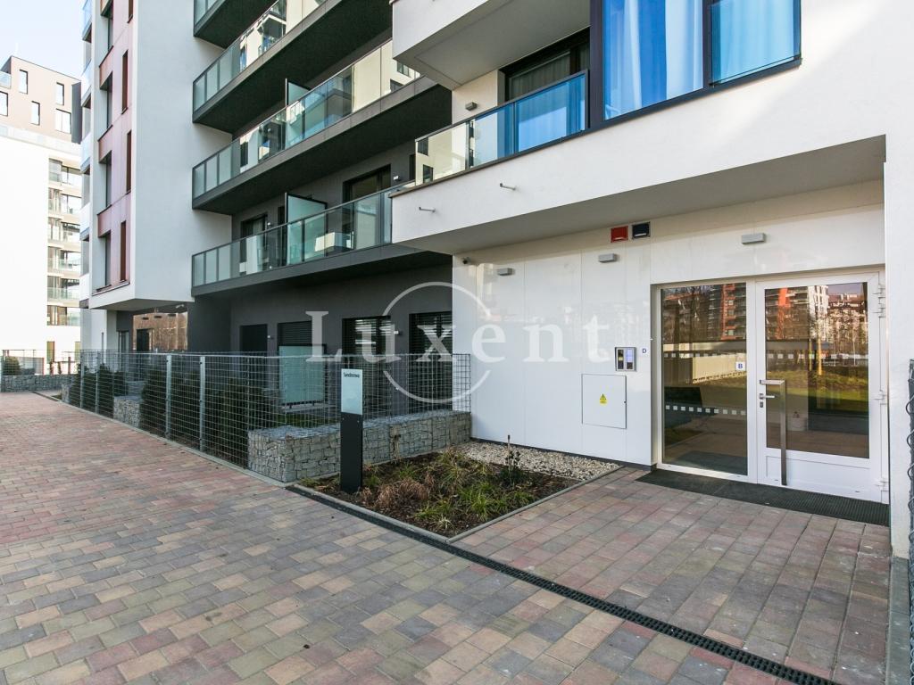Pronájem bytu 2+kk 58 m2, Praha – náhled fotky 17