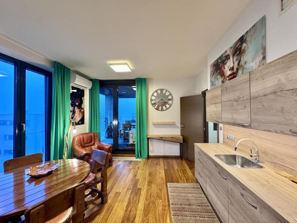 Pronájem bytu 2+kk 72 m2