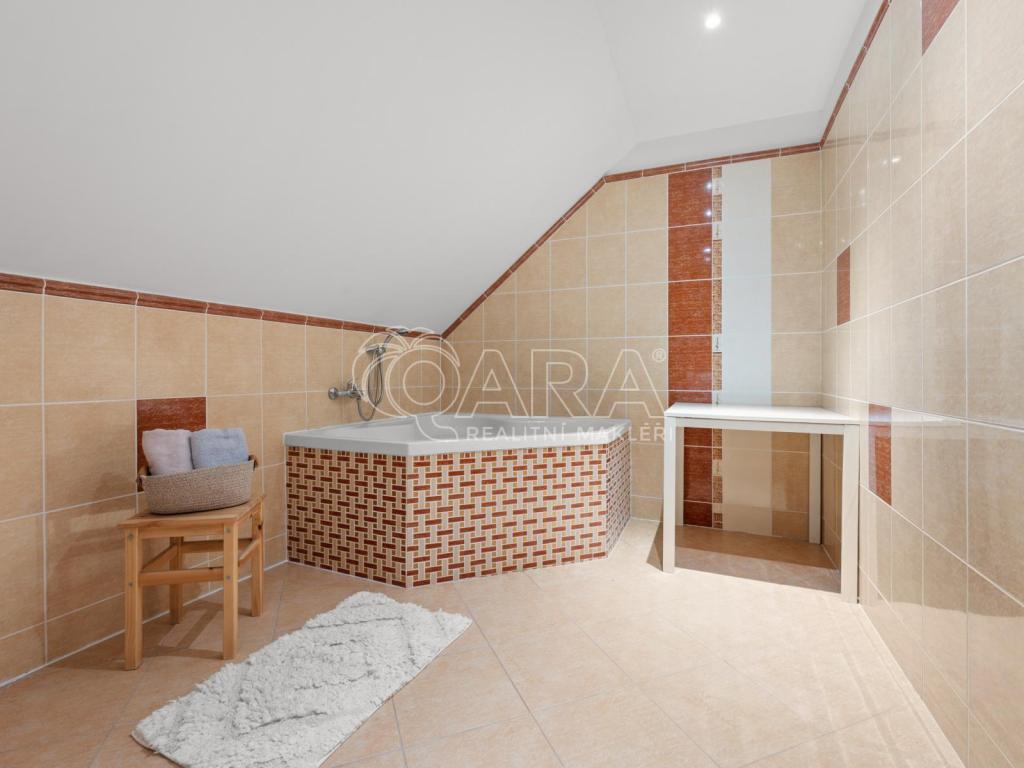 Prodej domu 198 m2, Slabce – náhled fotky 31