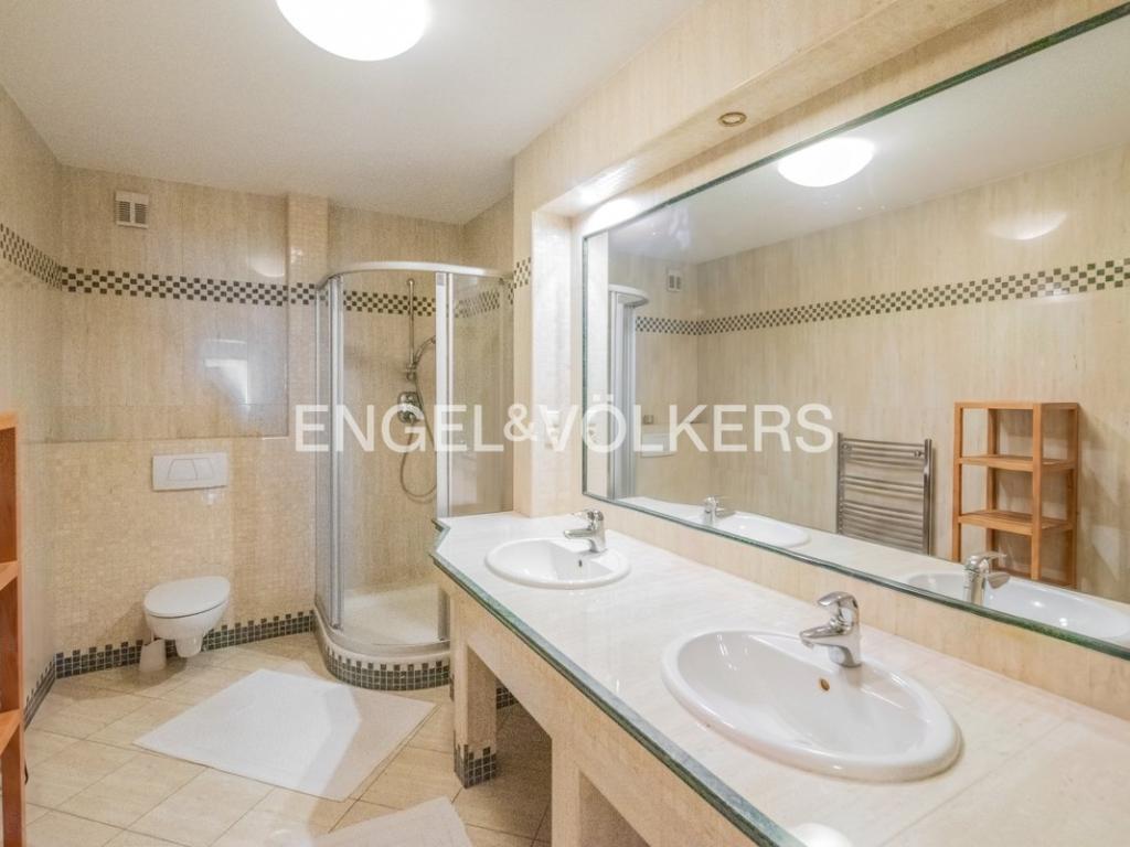 Pronájem domu 440 m2, Praha – náhled fotky 13