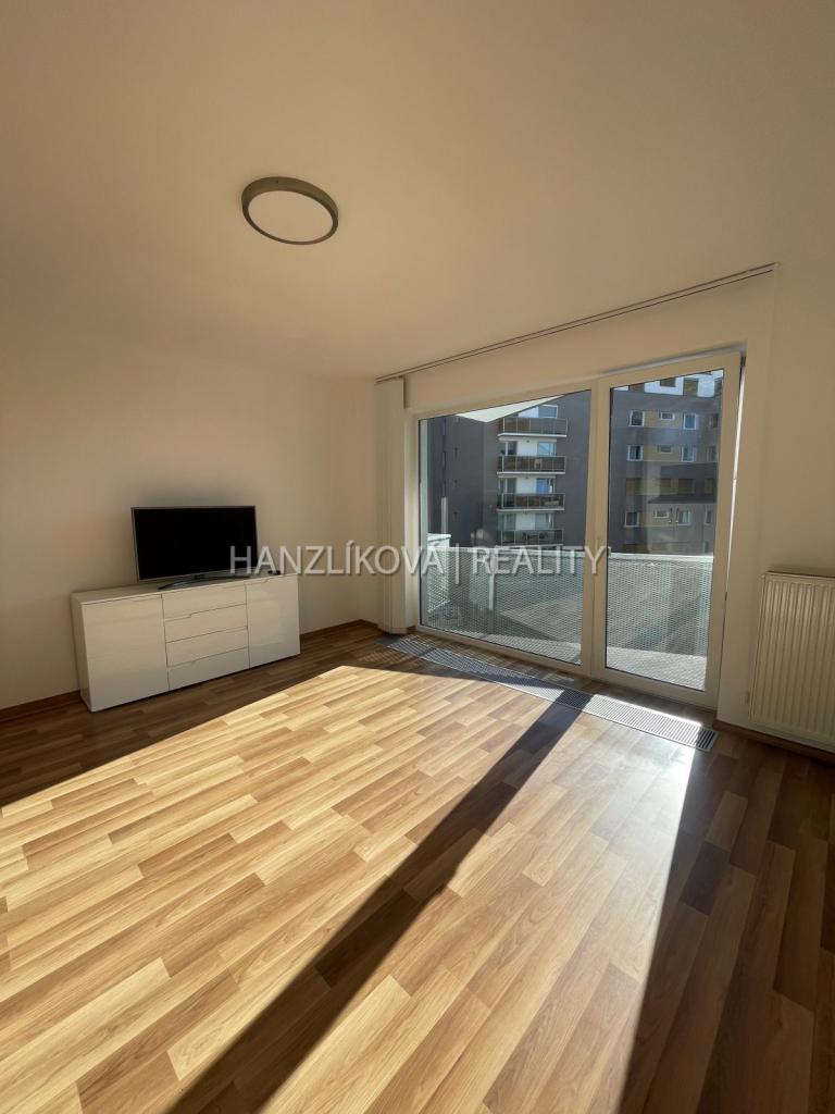 Pronájem bytu 1+kk 28 m2
