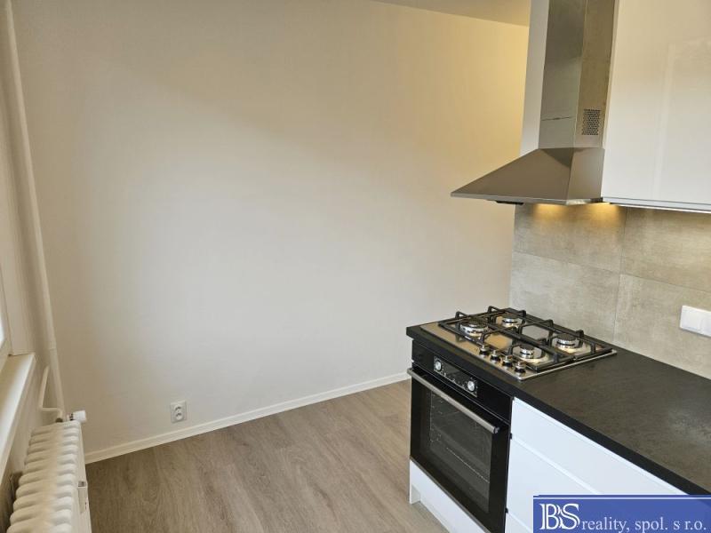 Pronájem bytu 2+1 62 m² – pohled 3