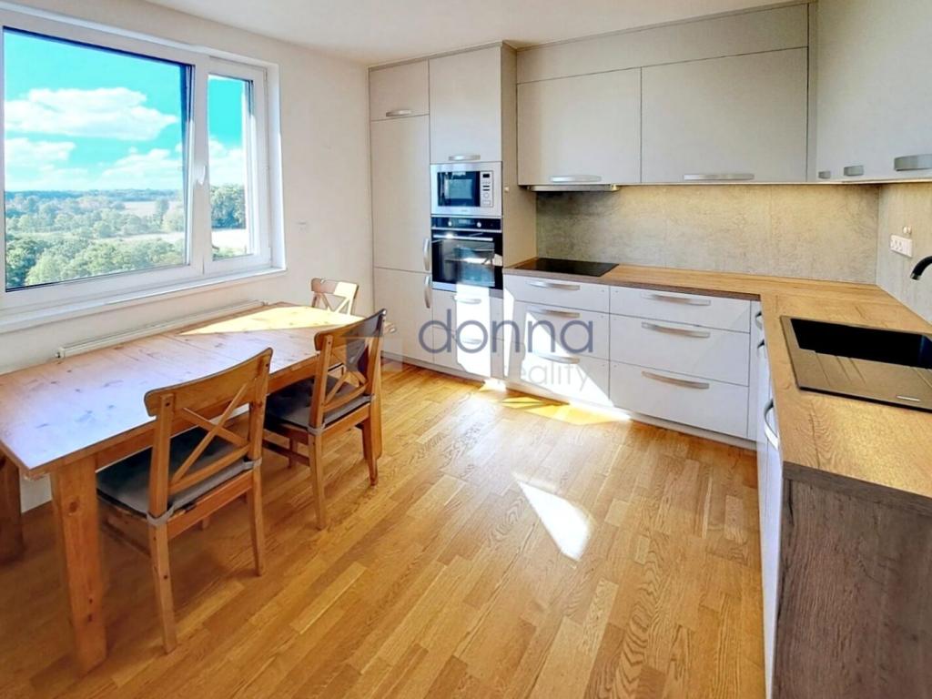 Pronájem bytu 3+kk 76 m2, Praha – náhled fotky 2