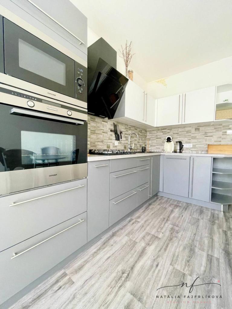 Pronájem bytu 2+1 64 m2, Ostrov – náhled fotky 12