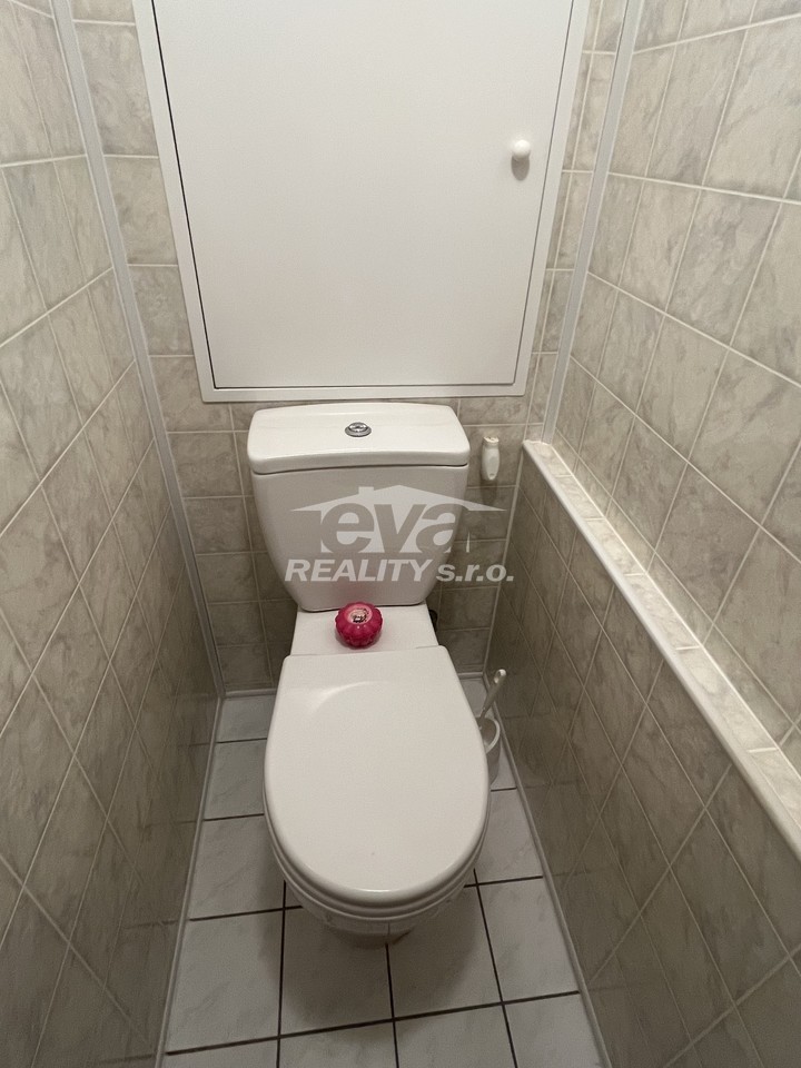 Pronájem bytu 3+1 54 m2, Praha – náhled fotky 9