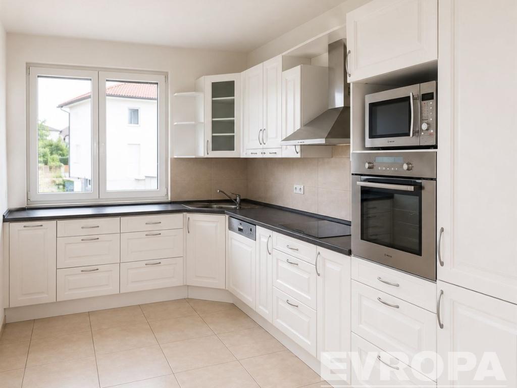 Pronájem domu 334 m² – pohled 6