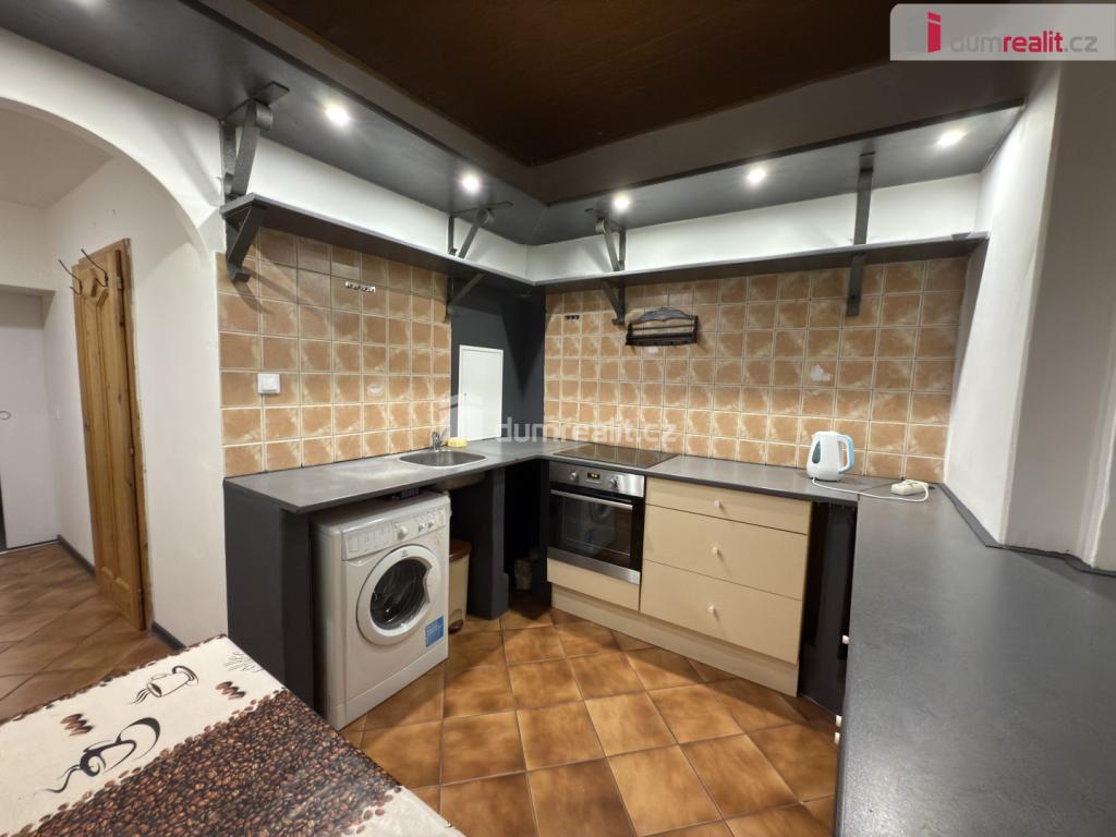 Pronájem 1+1, Ústí nad Labem - Stará, 8000 Kč, 37