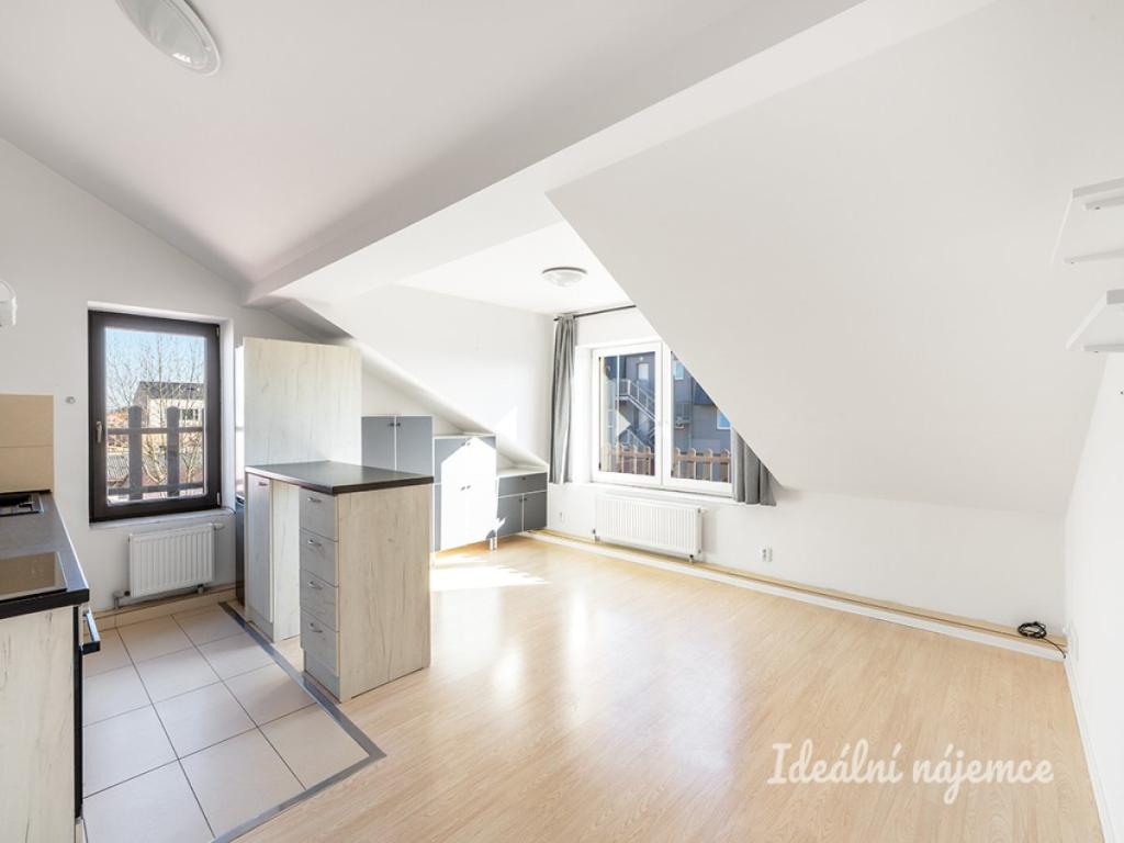 Pronájem bytu 2+kk 60 m2