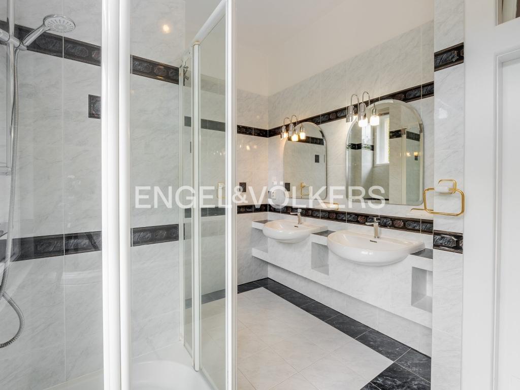 Pronájem bytu 5+1 146 m2, Praha – náhled fotky 13