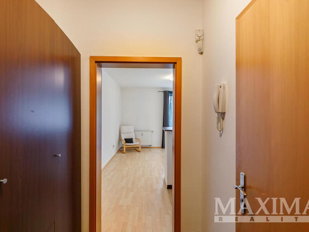 Prodej bytu 1+kk 36 m2, Praha – náhled fotky 15