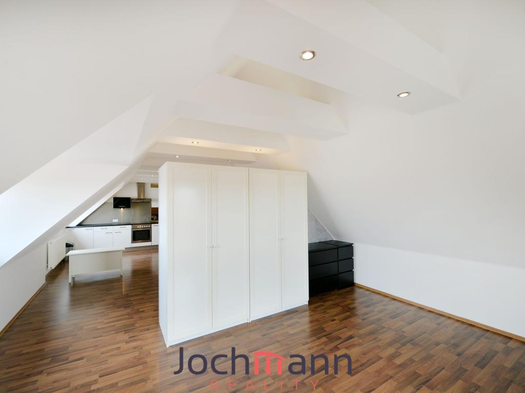 Pronájem bytu 1+kk 62 m2