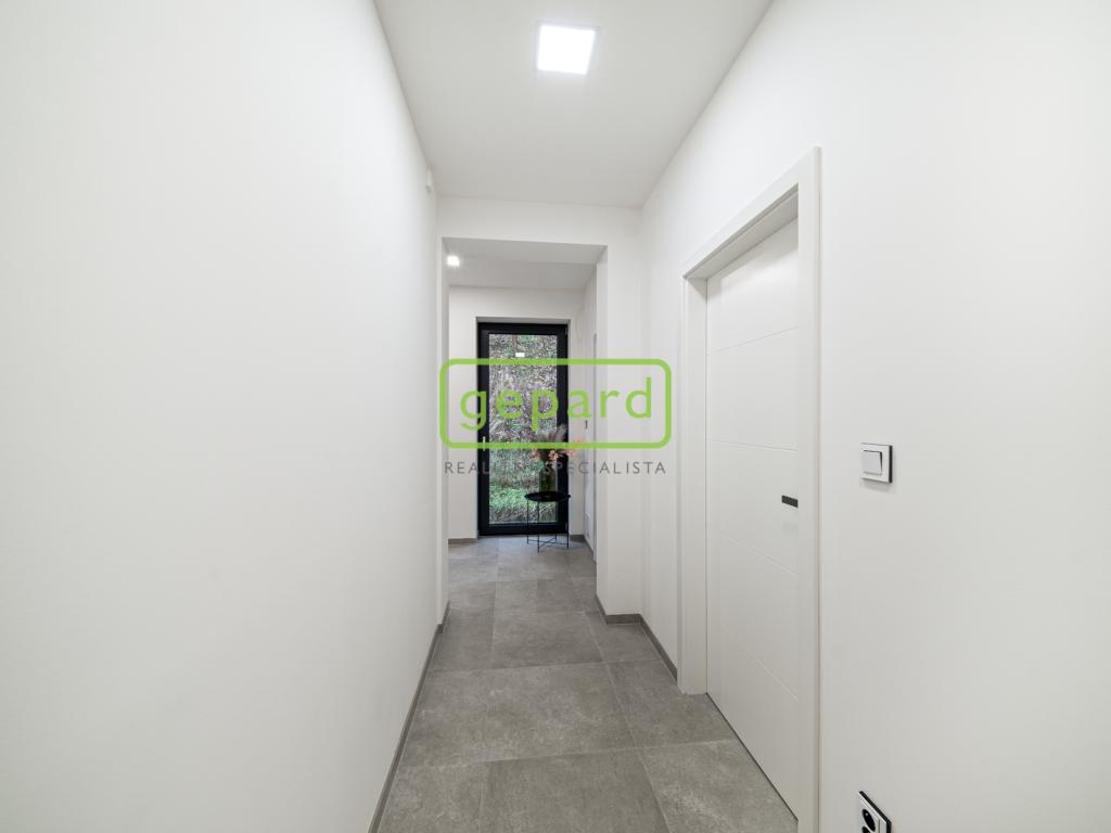 Prodej bytu 1+kk 44 m2, Praha – náhled fotky 7