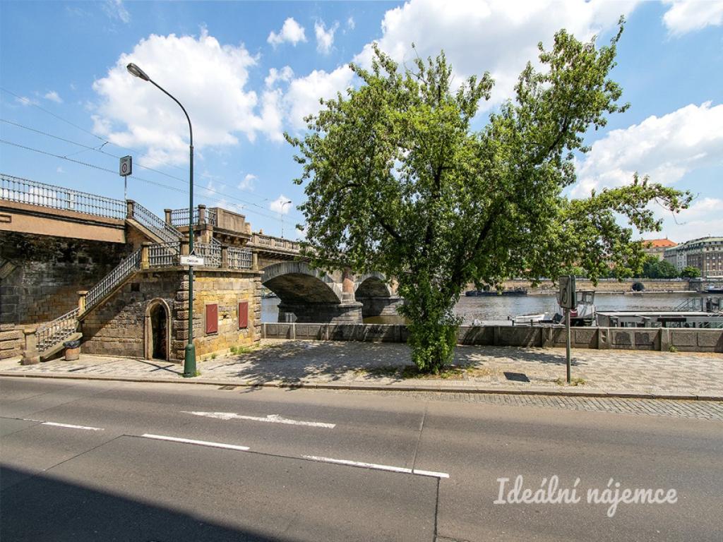 Pronájem bytu 1+1 37 m2