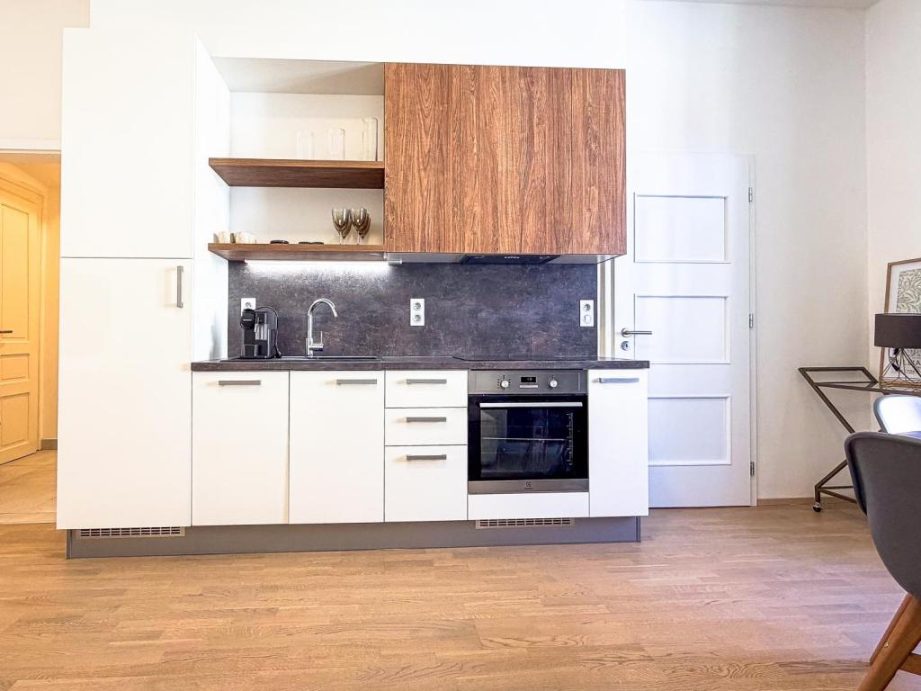 Pronájem bytu 2+kk 39 m2, Praha – náhled fotky 5