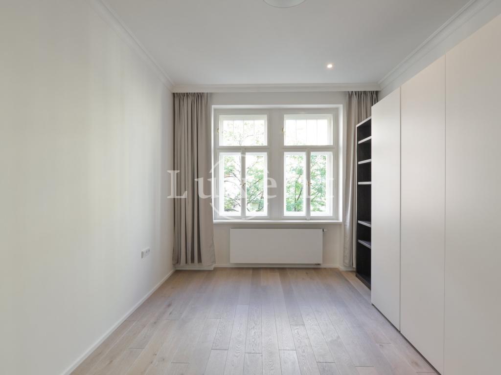 Pronájem bytu 3+kk 137 m2, Praha – náhled fotky 9