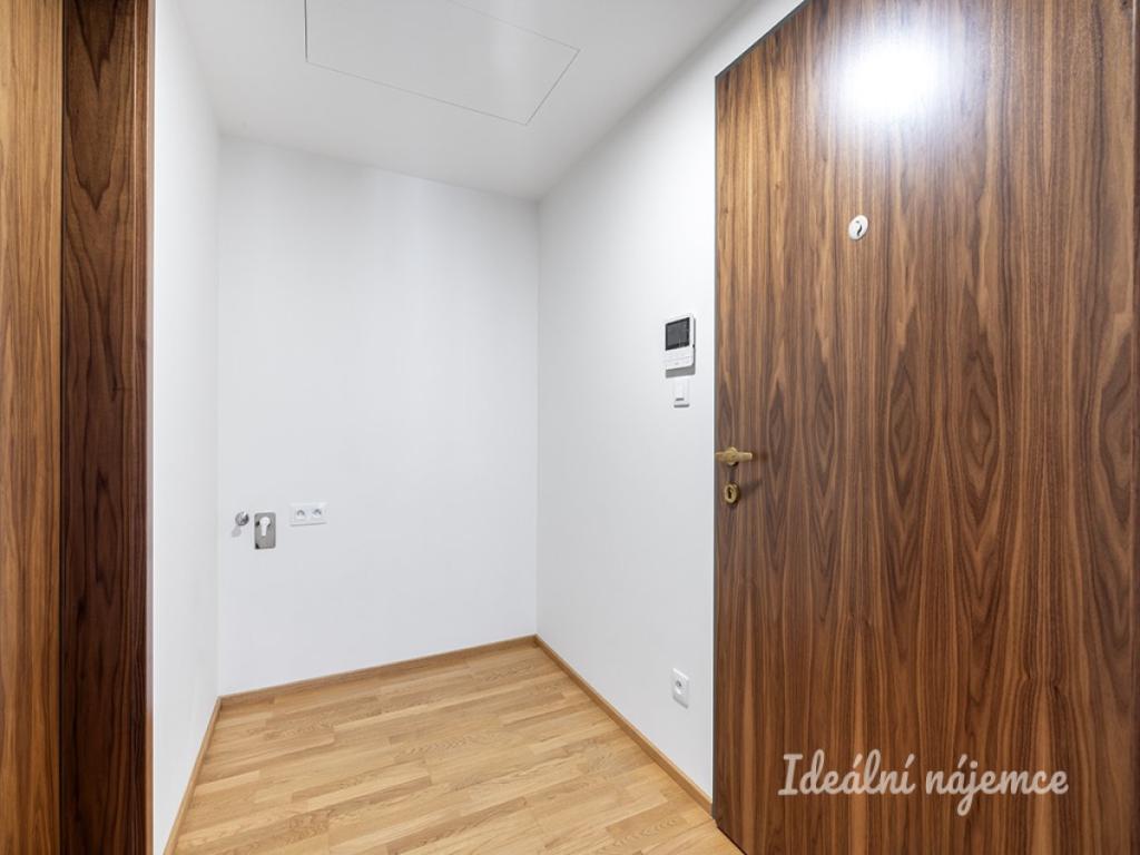 Pronájem bytu 1+kk 32 m2