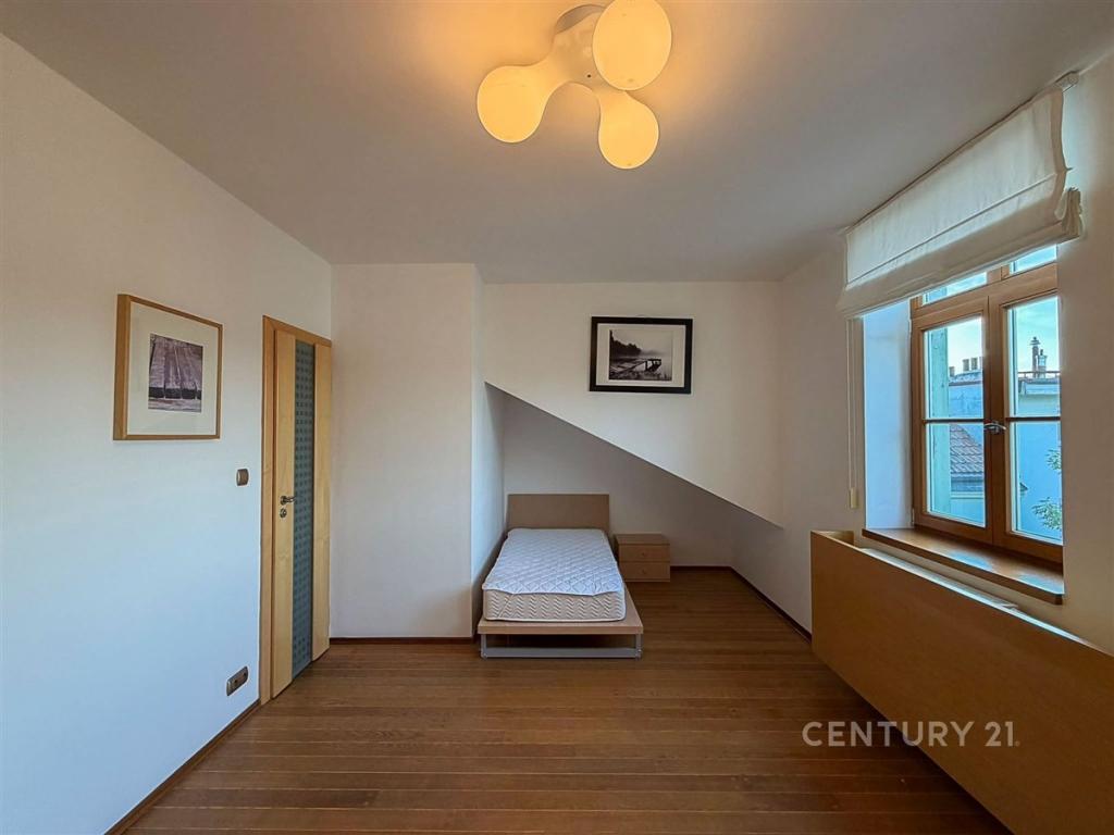Pronájem bytu 3+kk 157 m2, Praha – náhled fotky 8