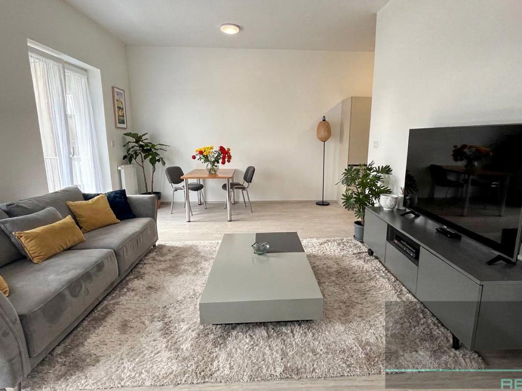 Pronájem bytu 2+kk 68 m2