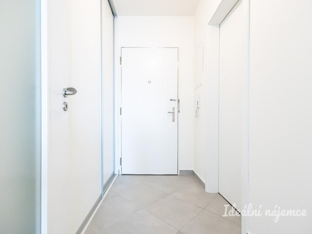 Pronájem bytu 1+kk 35 m2, Praha – náhled fotky 6