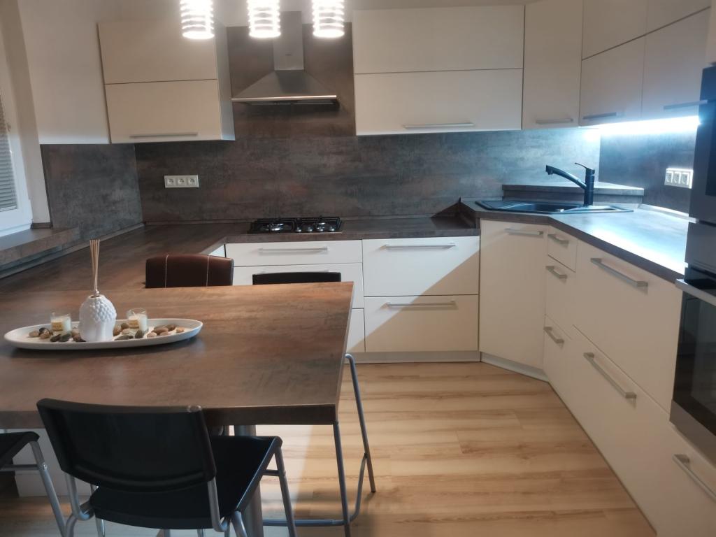 Pronájem 2+1, Ostrava - Varenská, 14000 Kč, 60 m2