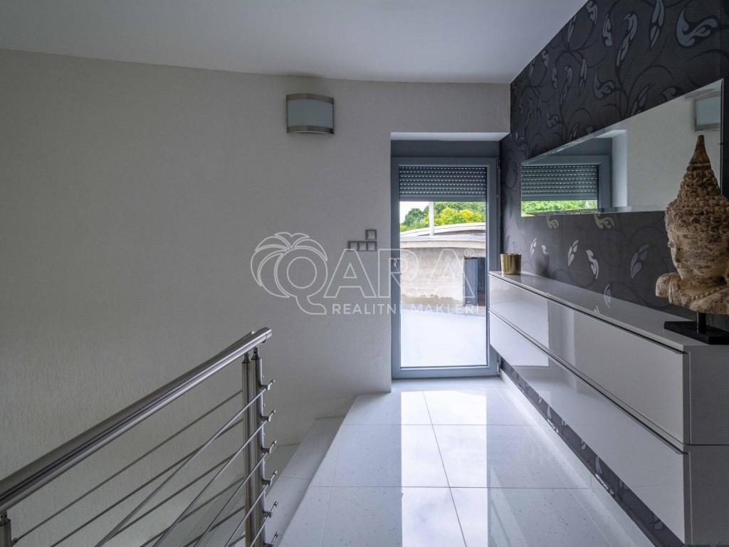 Prodej domu 274 m2, Neratovice – náhled fotky 19