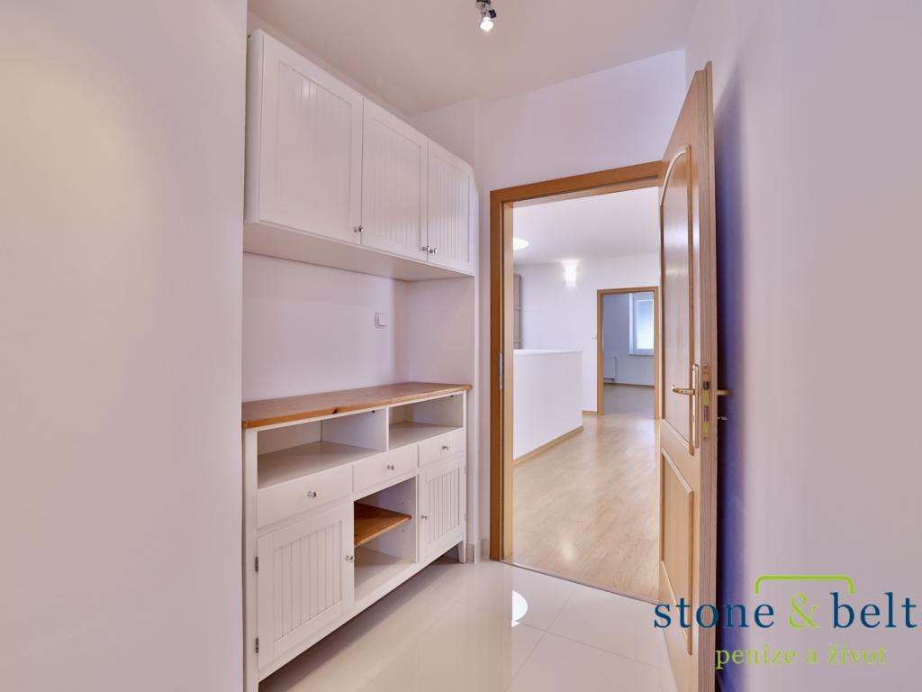 Pronájem bytu 5+kk 147 m2, Praha – náhled fotky 12
