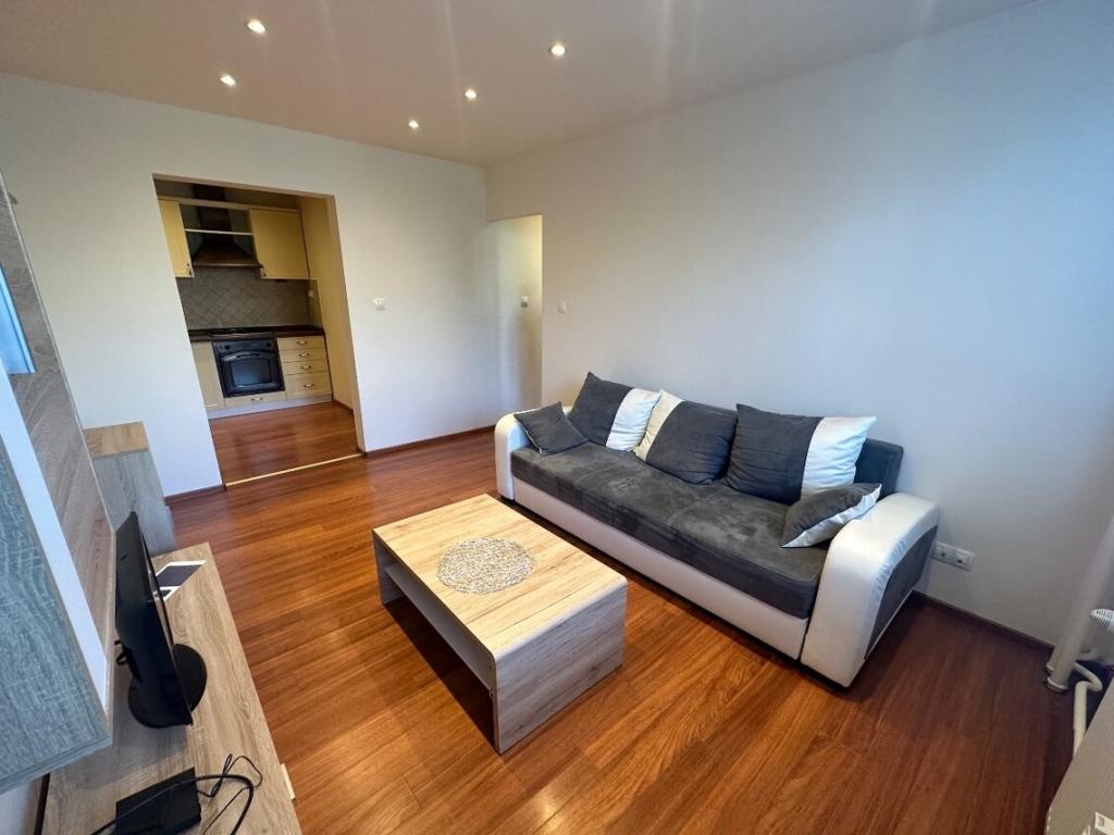 Pronájem bytu 1+1 52 m2