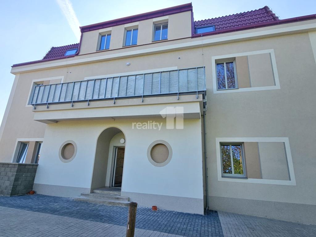 Pronájem bytu 1+kk 35 m2