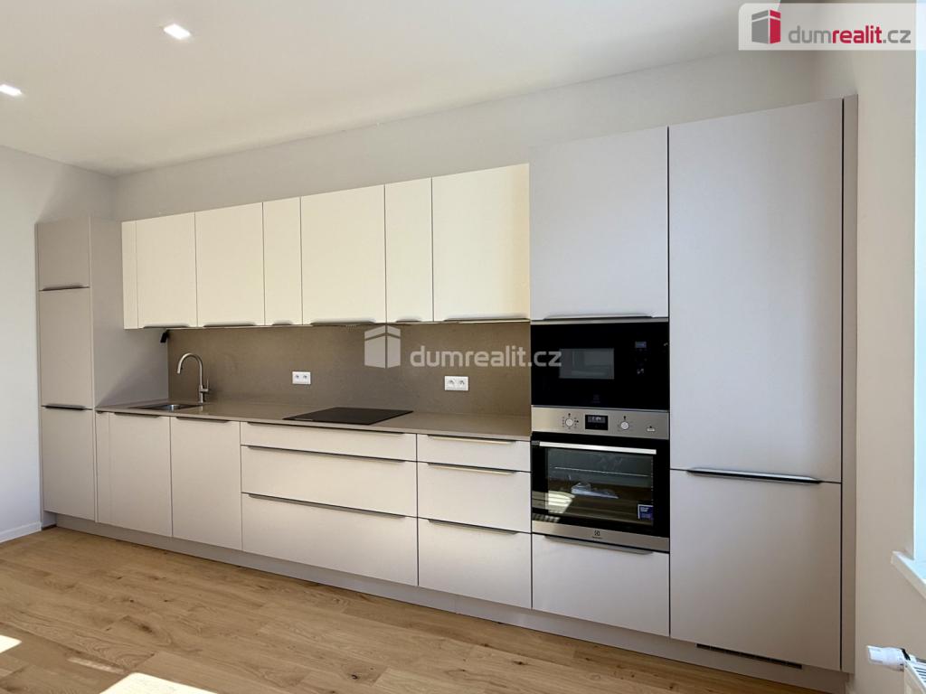Pronájem bytu 4+kk 105 m2