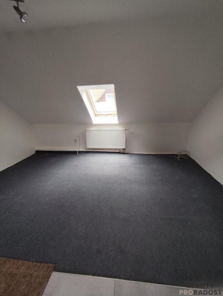 Pronájem bytu 4+kk 103 m2