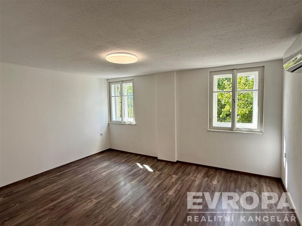 Pronájem bytu 1+1 40 m2