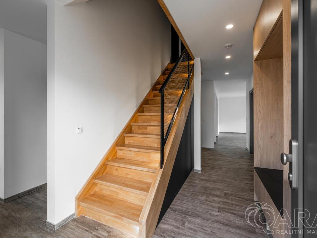 Prodej domu 183 m2, Vysoký Újezd – náhled fotky 12