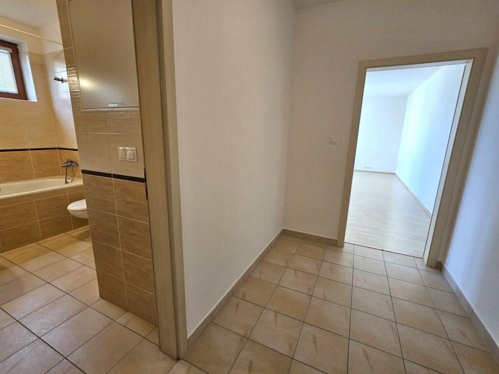 Pronájem bytu 2+kk 65 m2, Praha – náhled fotky 21