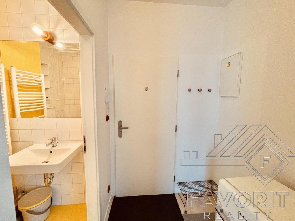 Pronájem bytu 1+kk 23 m2, Praha – náhled fotky 6