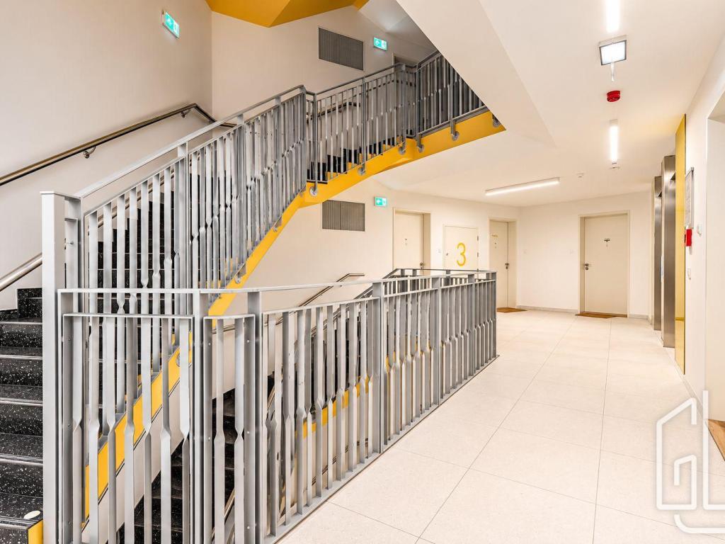 Pronájem bytu 2+kk 60 m2, Praha – náhled fotky 11